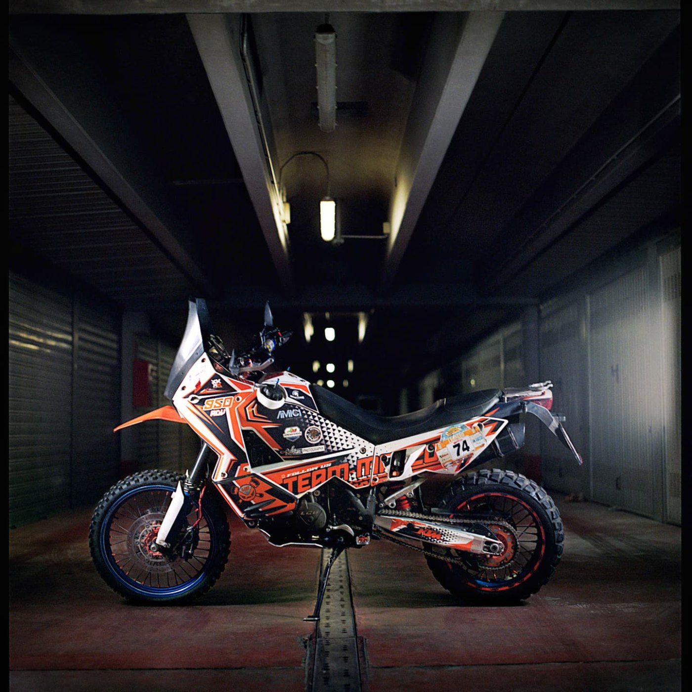 La moto più iconica del millennio – KTM 950 Adventure